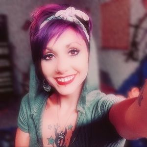 Meet your Posher, Kara